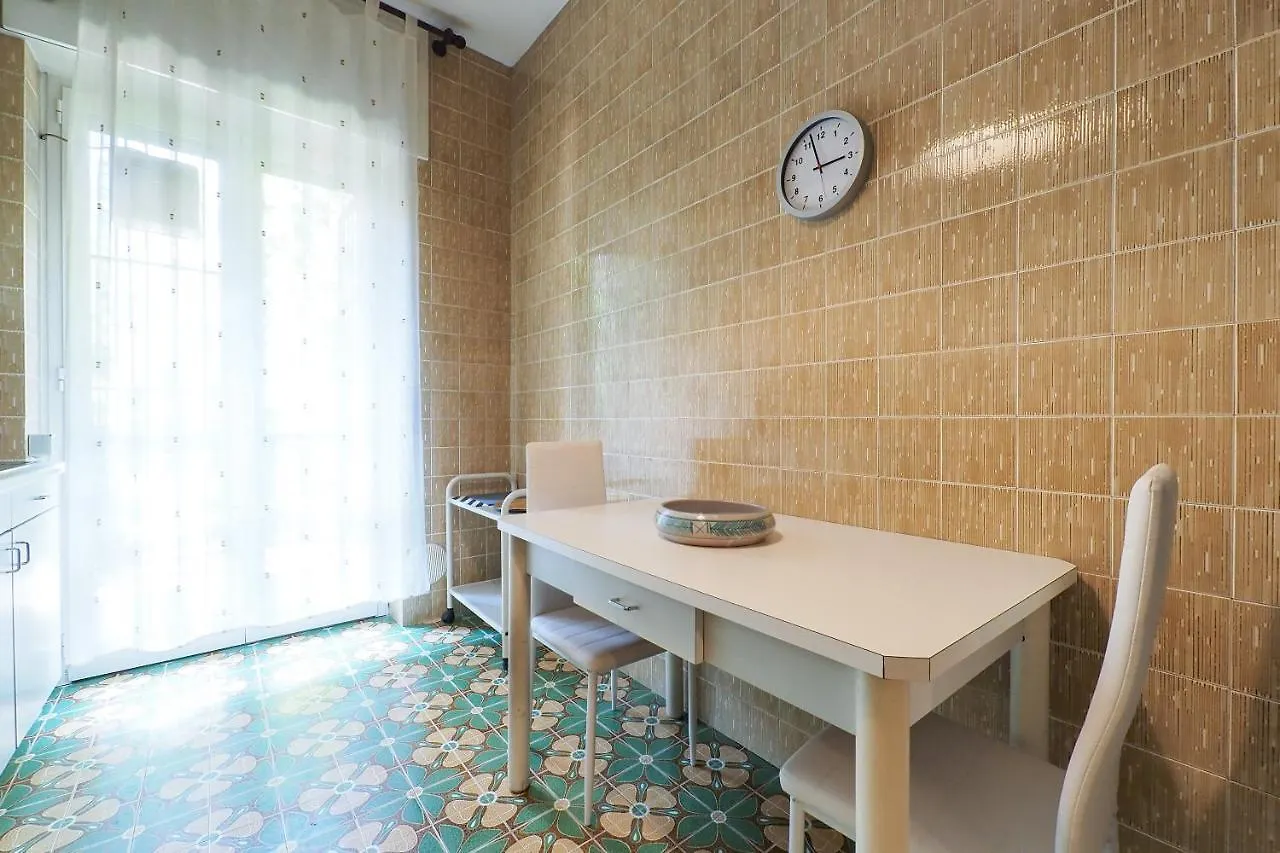 Primopiano - Tolmezzo Apartment Milan 0*,